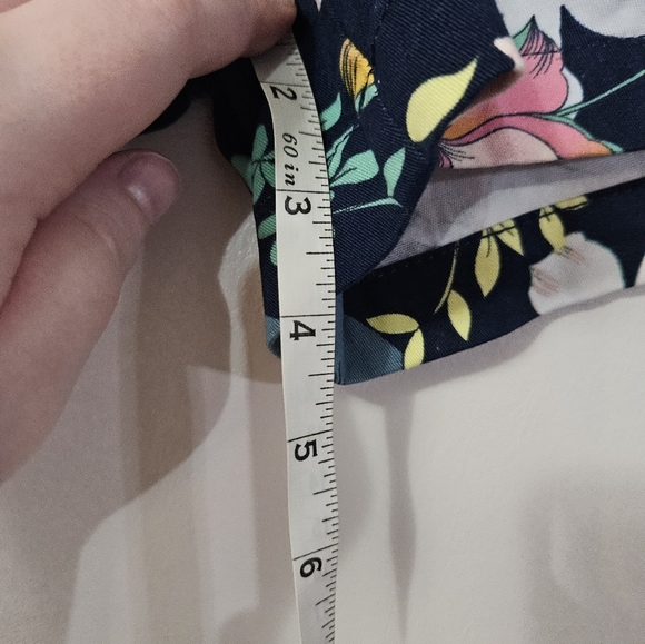 A.N.A dark navy floral shorts! - Picture 5 of 6